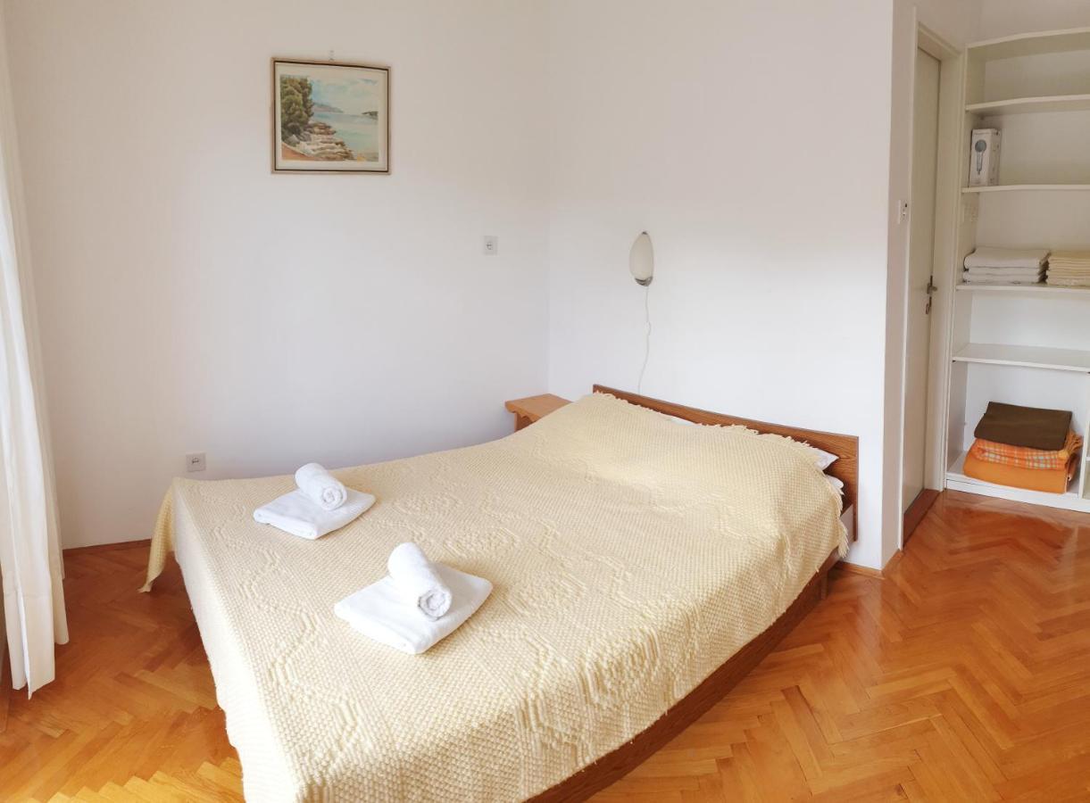 Apartments Lucija Stari Grad  Exterior foto