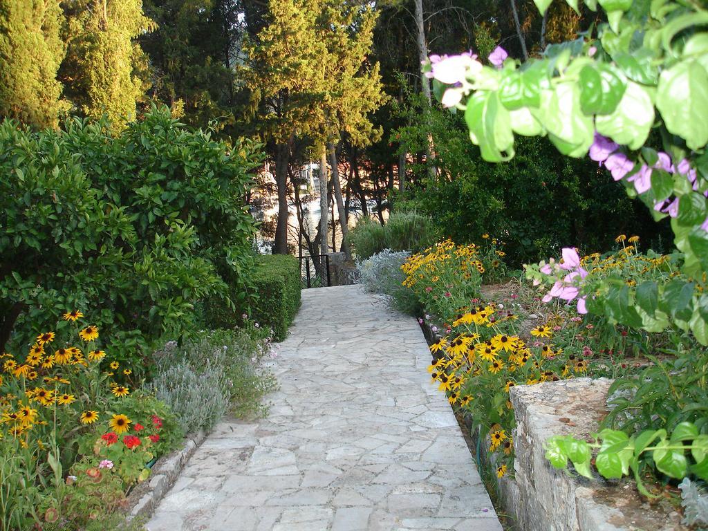 Apartments Lucija Stari Grad  Exterior foto