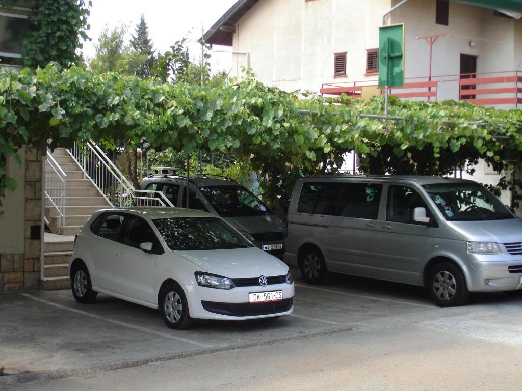 Apartments Lucija Stari Grad  Exterior foto