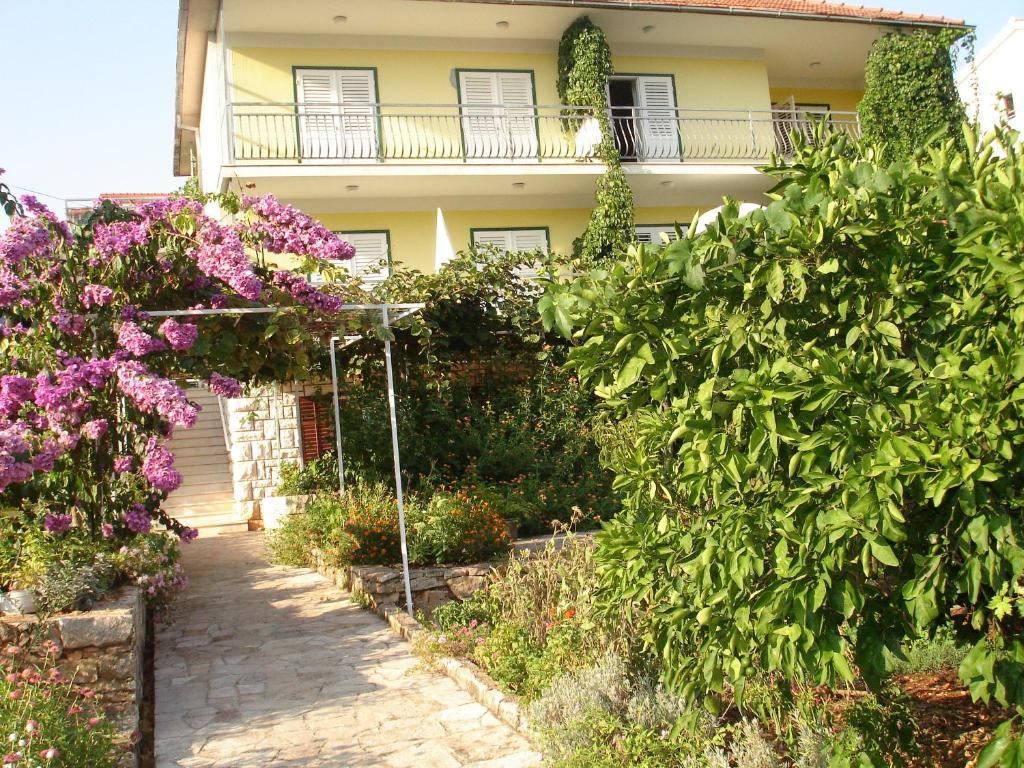 Apartments Lucija Stari Grad  Exterior foto